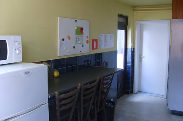 Dorm Mechelen - Common kitchen fully equipped